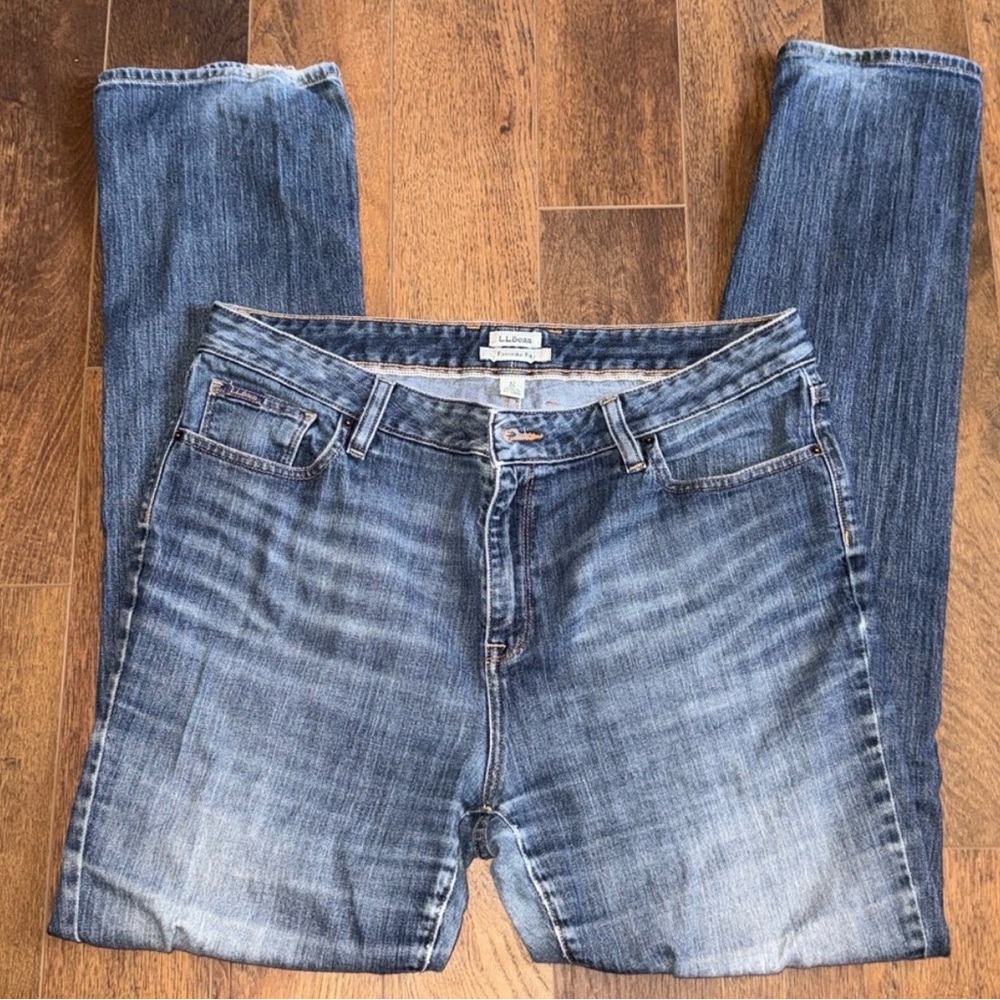 L.L. Bean Women’s 12 MT Denim Blue Jeans Favorite Fit Straight Medium Wash